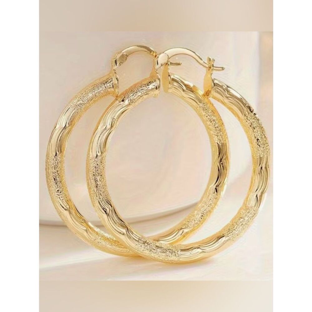 🌼 NEW Stunning & Classic Textured Gold Hoop Earrings 🌼